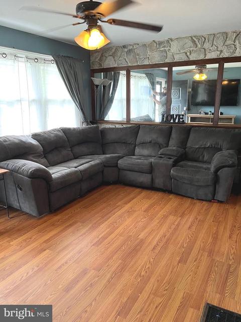 641 Monroe St, Riverside, NJ 08075 photo 6