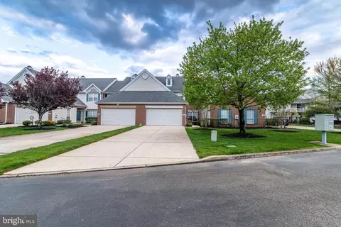 14 Grand Banks Cir, Marlton, NJ 08053