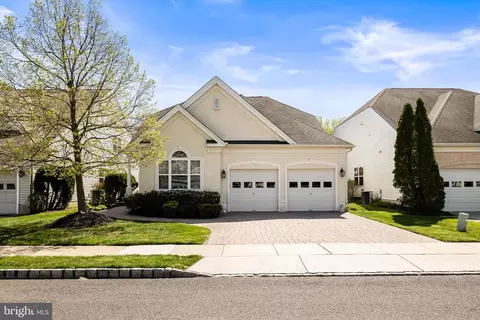 13 Clancy Ct, Marlton, NJ 08053