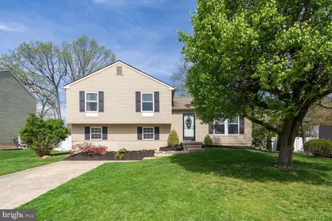 121 Ramsey Ave, Marlton, NJ 08053