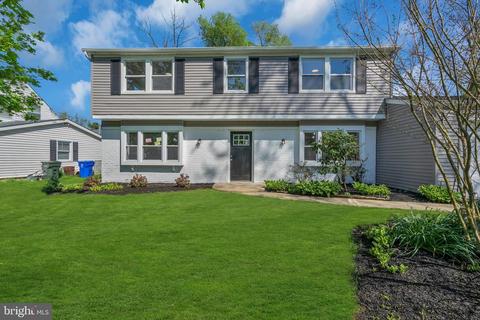 18 Harrington Cir, Willingboro, NJ 08046