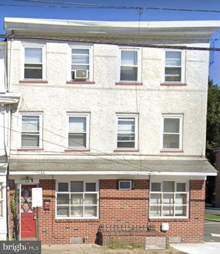 113 E Broad St, Burlington, NJ 08016