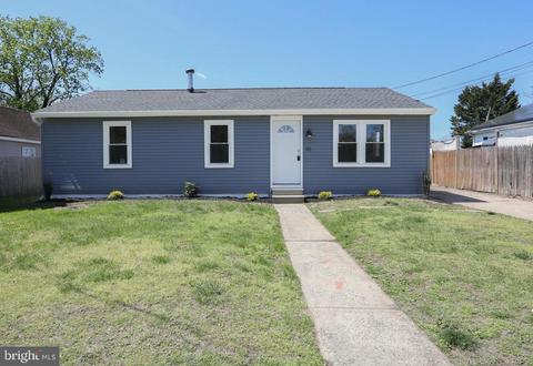 32 Willow St, Mount Holly, NJ 08060