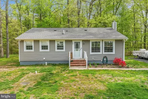1900 Hedding Rd, Columbus, NJ 08022
