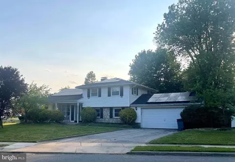 301 Hendrickson Ave, Edgewater Park, NJ 08010