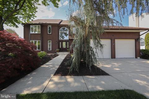 22 Lexington Cir, Marlton, NJ 08053