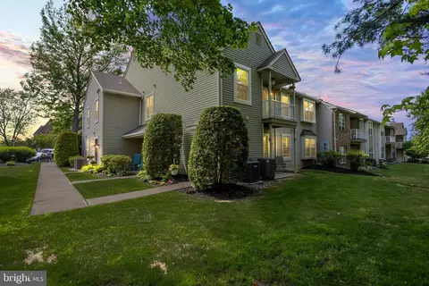 226 Thornwood Dr # b, Mount Laurel, NJ 08054