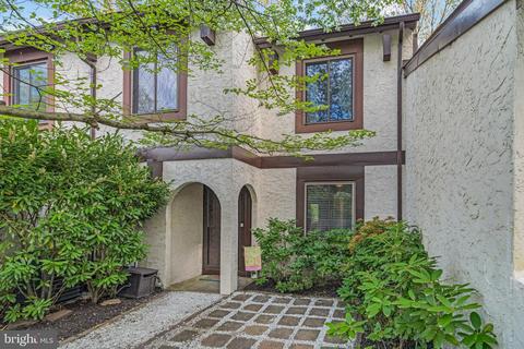 141 Five Crown Royal, Marlton, NJ 08053