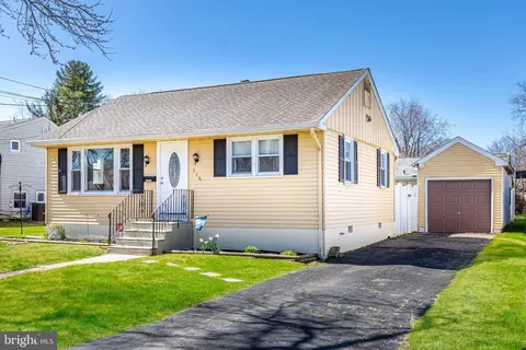 516 Greenwood Ave, Maple Shade, NJ 08052