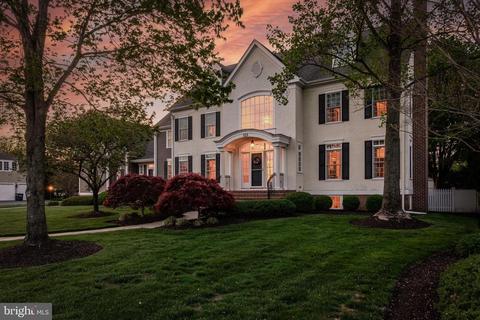 828 Matlack Dr, Moorestown, NJ 08057