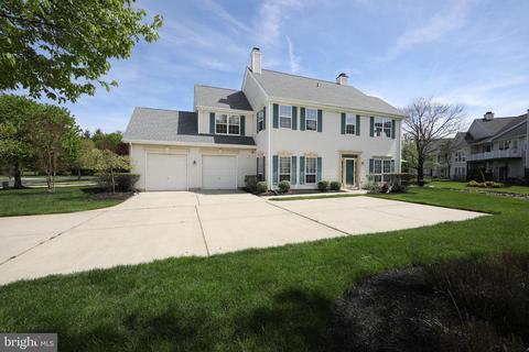 15 Grand Banks Cir, Marlton, NJ 08053
