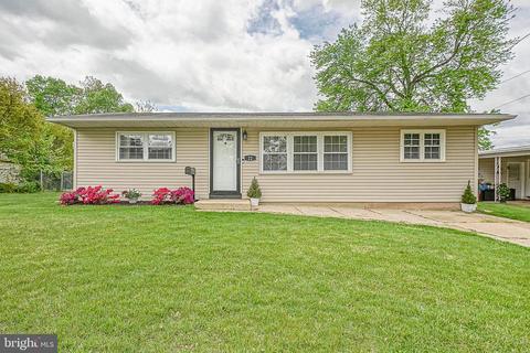 22 Merion Ln, Maple Shade, NJ 08052