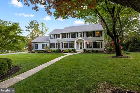 140 Ramblewood Rd, Moorestown, NJ 08057