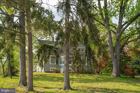 231 W Mill Rd, Maple Shade, NJ 08052 photo 5
