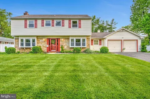 63 Trebing Ln, Willingboro, NJ 08046
