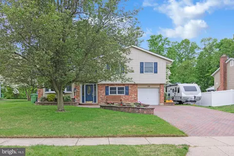 29 Brandywine Dr, Marlton, NJ 08053
