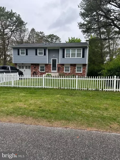 312 Iroquois Trl, Browns Mills, NJ 08015