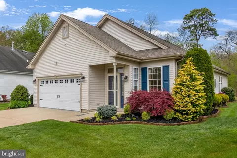 81 Warwick Way, Southampton, NJ 08088