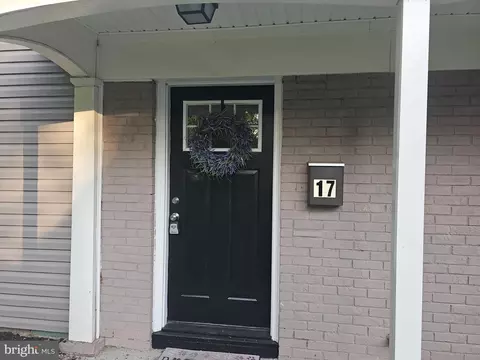 17 Roxburn Pl, Willingboro, NJ 08046