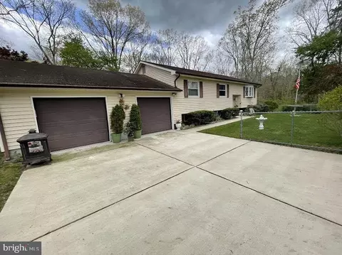 421 Anemone St, Browns Mills, NJ 08015