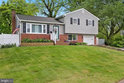 11 Plymouth Ct, Mount Holly, NJ 08060
