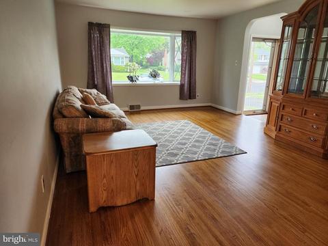 2145 Laurel Dr, Cinnaminson, NJ 08077 photo 5
