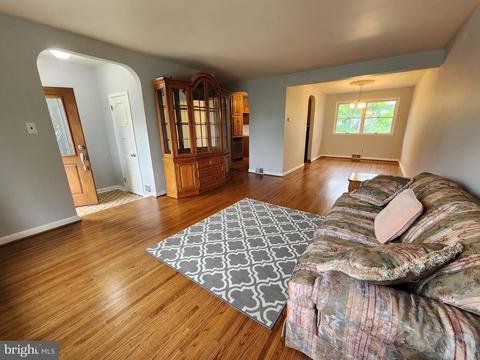 2145 Laurel Dr, Cinnaminson, NJ 08077 photo 3