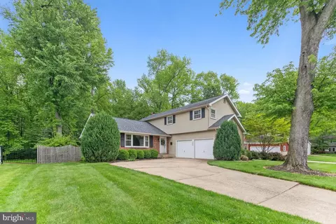 248 Saint David Dr, Mount Laurel, NJ 08054