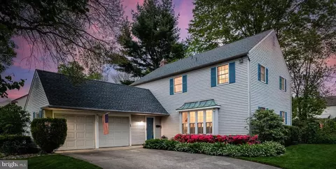 234 Aqua Ln, Delran, NJ 08075