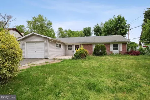 83 Sussex Dr, Willingboro, NJ 08046