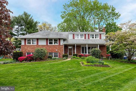 2410 Laurel Dr, Cinnaminson, NJ 08077