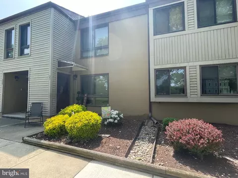 23 Ashley Ct, Marlton, NJ 08053