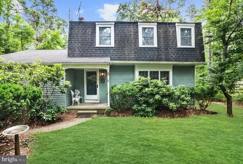 16 Wicklow Dr, Tabernacle, NJ 08088