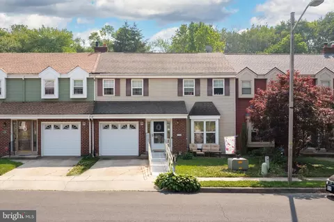 112 Downing Ct, Mount Laurel, NJ 08054