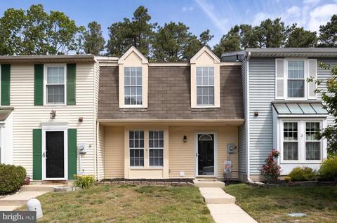 4 Dorchester Cir, Marlton, NJ 08053