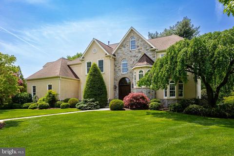 129 Pheasant Field Ln, Moorestown, NJ 08057