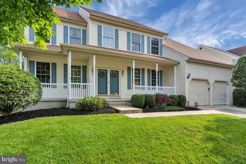 11 Thornhill Dr, Lumberton, NJ 08048