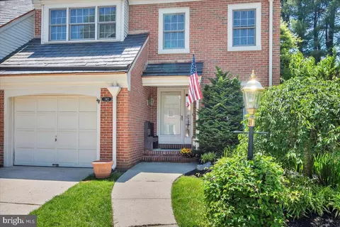 142 Foxwood Dr, Moorestown, NJ 08057