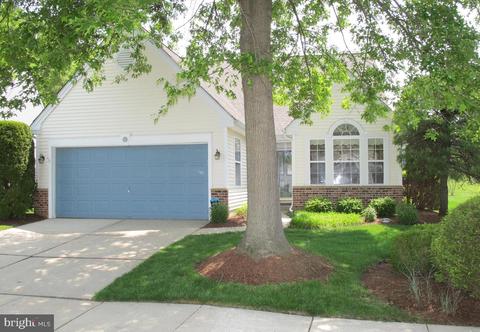 26 Clifford Ct, Mount Laurel, NJ 08054