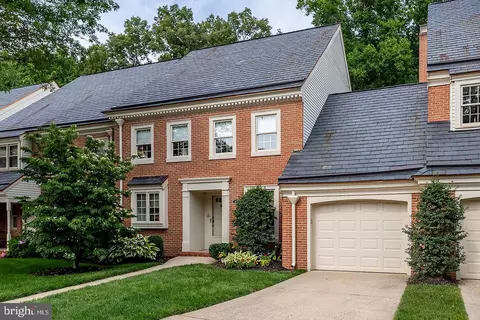113 Foxwood Dr, Moorestown, NJ 08057