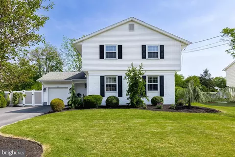 22 Brandywine Dr, Marlton, NJ 08053