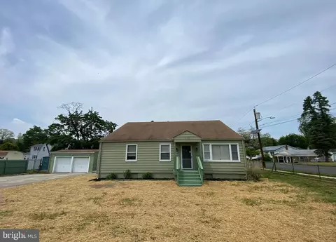 579 Hamilton Ave, Roebling, NJ 08554