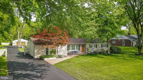 120 Waverly Ave, Mount Laurel, NJ 08054