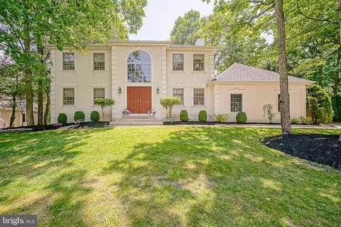 6 Wellington Ct, Mount Laurel, NJ 08054