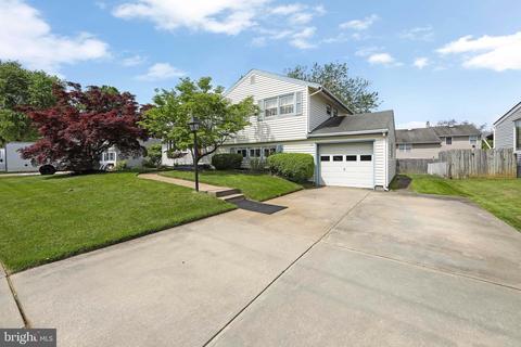 4 Briar Rd, Maple Shade, NJ 08052