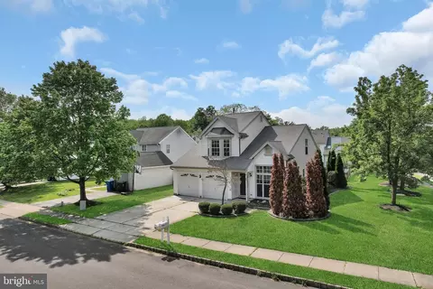 19 Tudor Dr, Burlington, NJ 08016