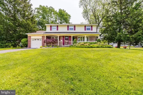 700 Barberry Dr, Cinnaminson, NJ 08077