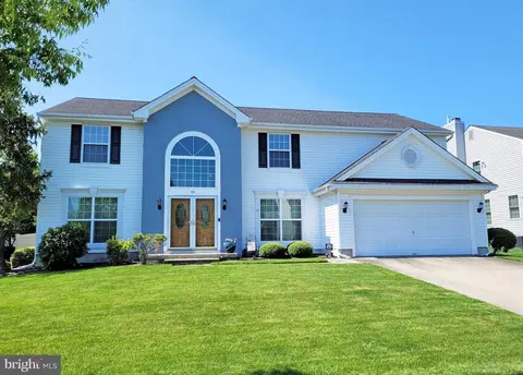 69 Lexington Cir, Marlton, NJ 08053