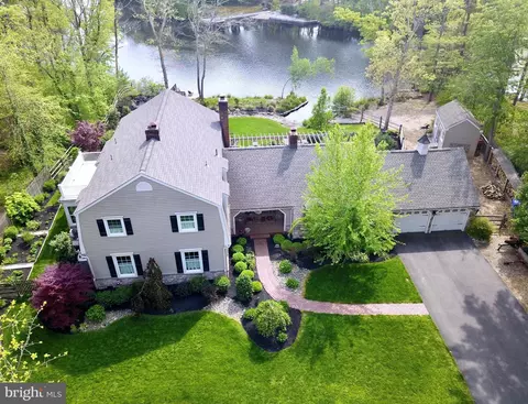 374 Tavistock Dr, Medford, NJ 08055