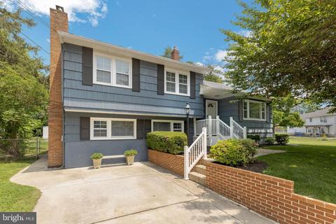433 Parkview Dr, Mount Holly, NJ 08060